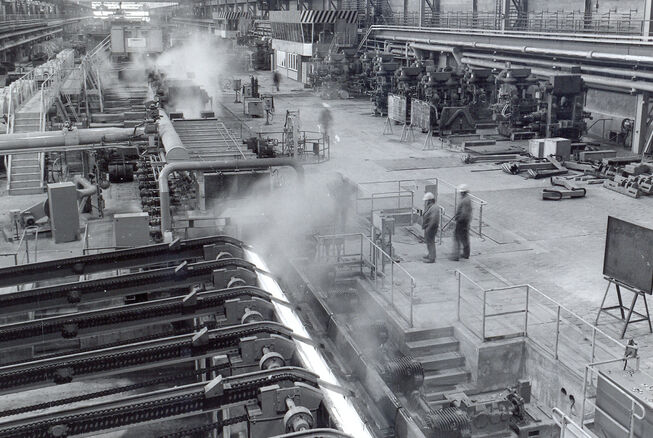 Bild vergrößern: 100-Jahre-Stahlwerk-Aufnahmen-aus-der-Geschichte-des-Werkes3