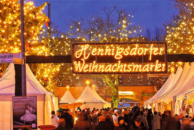 Bild vergrößern: Hennigsdorf - Kunst­hand­werk­licher Weihnachtsmarkt