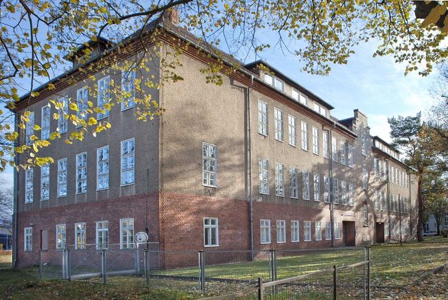 Bild vergrößern: GründerInnenzentrum - KreativWerk im früheren Puschkin Gymnasium