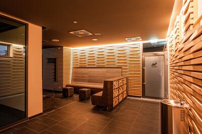 Bild vergrößern: Saunabereich neu 2023 - Foto Matthias Baumbach
